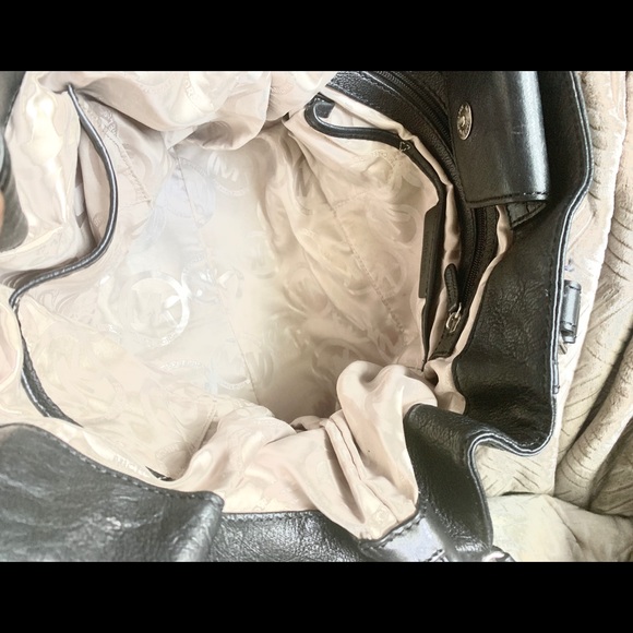 Michael Kors Large Tote - Picture 3 of 10